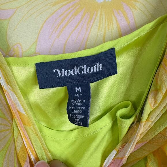 Modcloth Fluttering Outta Sight Blouse in Neon Yellow Floral - Picture 6 of 9
